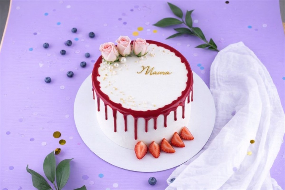 Торт подарочный С розами и клубникой - фото 100817