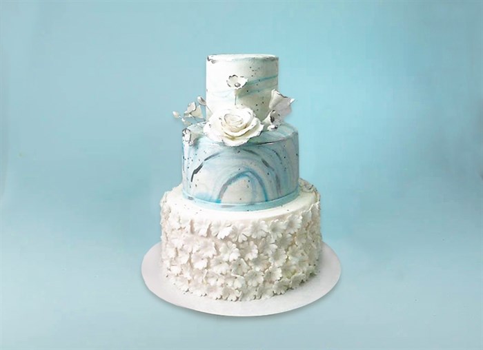 Свадебный торт Классика с розами из мастики - фото 12444