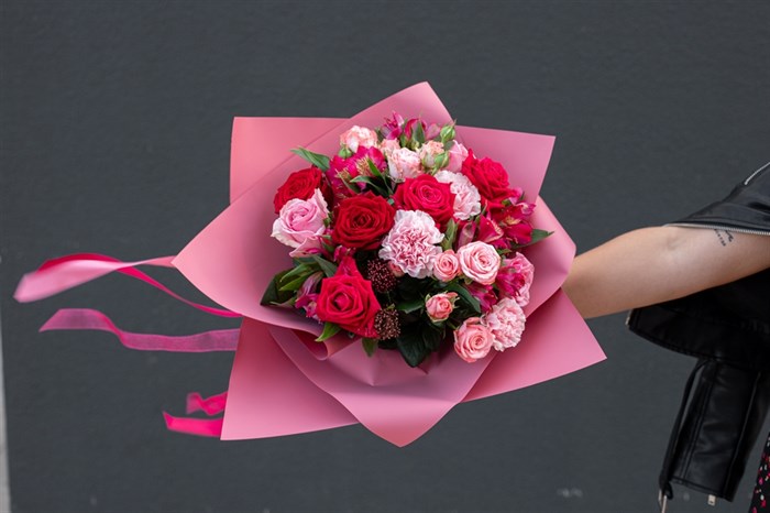 Букет цветов из роз и альстромерии "Восторженные взгляды" - фото 13967