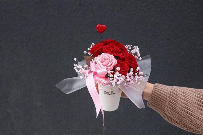 Букет цветов из роз "Любовь в стаканчике" - фото 15945