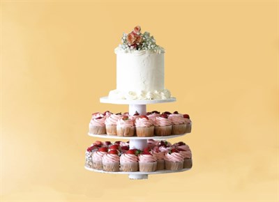 {{photo.Alt || photo.Description || 'Свадебный торт Волшебство! 2,5 кг +16 капкейков'}}