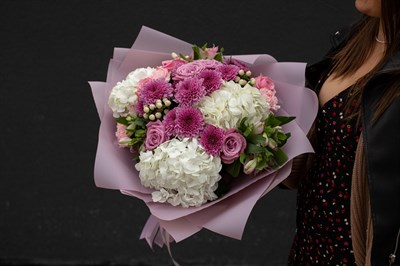 Букет цветов Гортензия с хризантемами