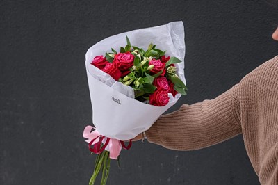 Букет цветов из роз и альстромерий "Для тебя"