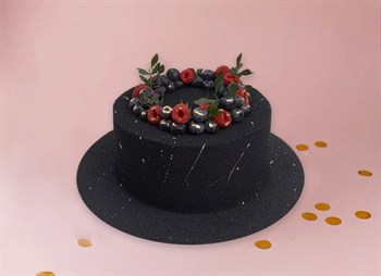 Торт Подарочный Черная магия с ягодами 2 кг - фото 15440