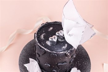 Торт Безусловная любовь черный - фото 15857