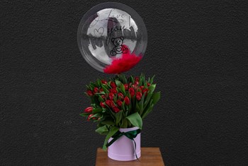 Букет цветов в шляпной коробке с баблшаром «I Love You» - фото 15965