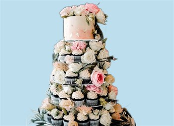 Свадебный торт 3кг и набор пирожных - фото 7903